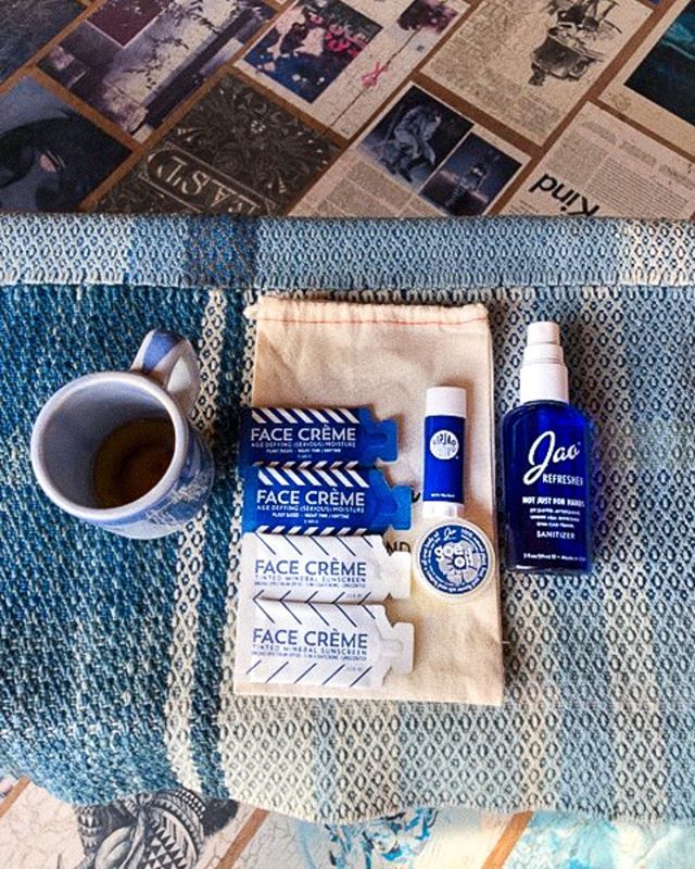 I love a good rainy day in New York every now and again because it gives me an excuse to slow down and enjoy staying inside with a cup of tea. 🌧☕️ I like to spritz my face with Jao Refresher when I spend prolonged periods inside in order to keep my s… bit.ly/2QAIDG6