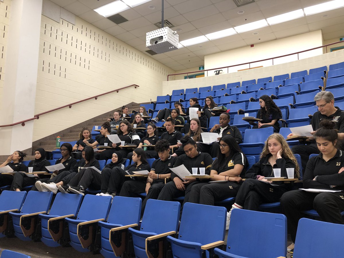 STMLawClass's tweet photo. Thank you to Lawyer Mr Runco @RuncoLawPC @carmrunco for a great Lunchtime Law School Session today! A wonderful turn out of STM student participants from all grades! #lawisfun #GoKnights @stmcss @KalogirosSofia @HWCDSB https://t.co/hqPXyAKkQX
