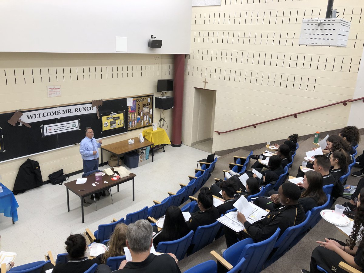 STMLawClass's tweet photo. Thank you to Lawyer Mr Runco @RuncoLawPC @carmrunco for a great Lunchtime Law School Session today! A wonderful turn out of STM student participants from all grades! #lawisfun #GoKnights @stmcss @KalogirosSofia @HWCDSB https://t.co/hqPXyAKkQX