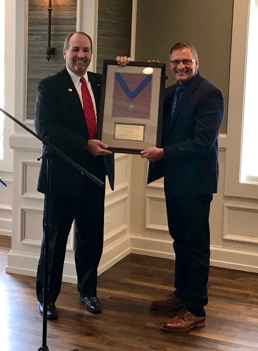 ⁦<a href="/APWATWEETS/">APWA</a>⁩ ⁦<a href="/APWAChicago/">APWA Chicago</a>⁩ ⁦<a href="/ArlingtonHtsGov/">ArlingtonHeightsIL</a>⁩ #topten I had the honor to present the APWA Top Ten Award to Scott Shirley this afternoon. Other former top tens in attendance