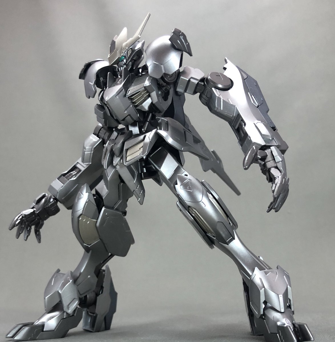 HG ガンダムバルバトス ルプスレクスアイアンブラッドコーティング