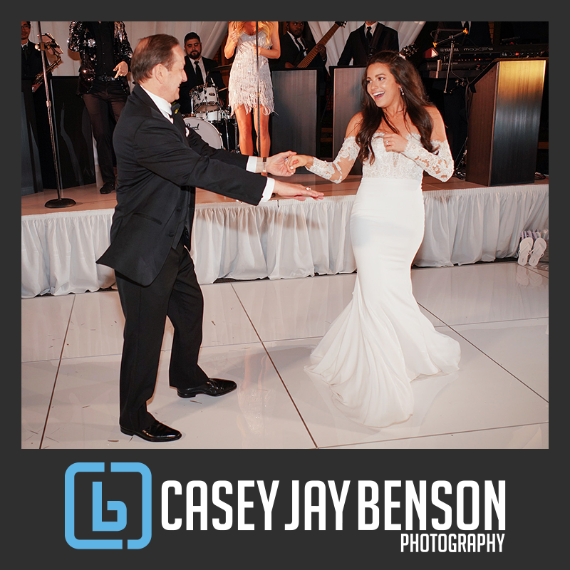 CaseyJayBenson's tweet image. Don't you just love a first dance?
@hollytreecc @rsvpeventplanning @joankfernandez
#weddingfirstdance #wedding #tylertxwedding