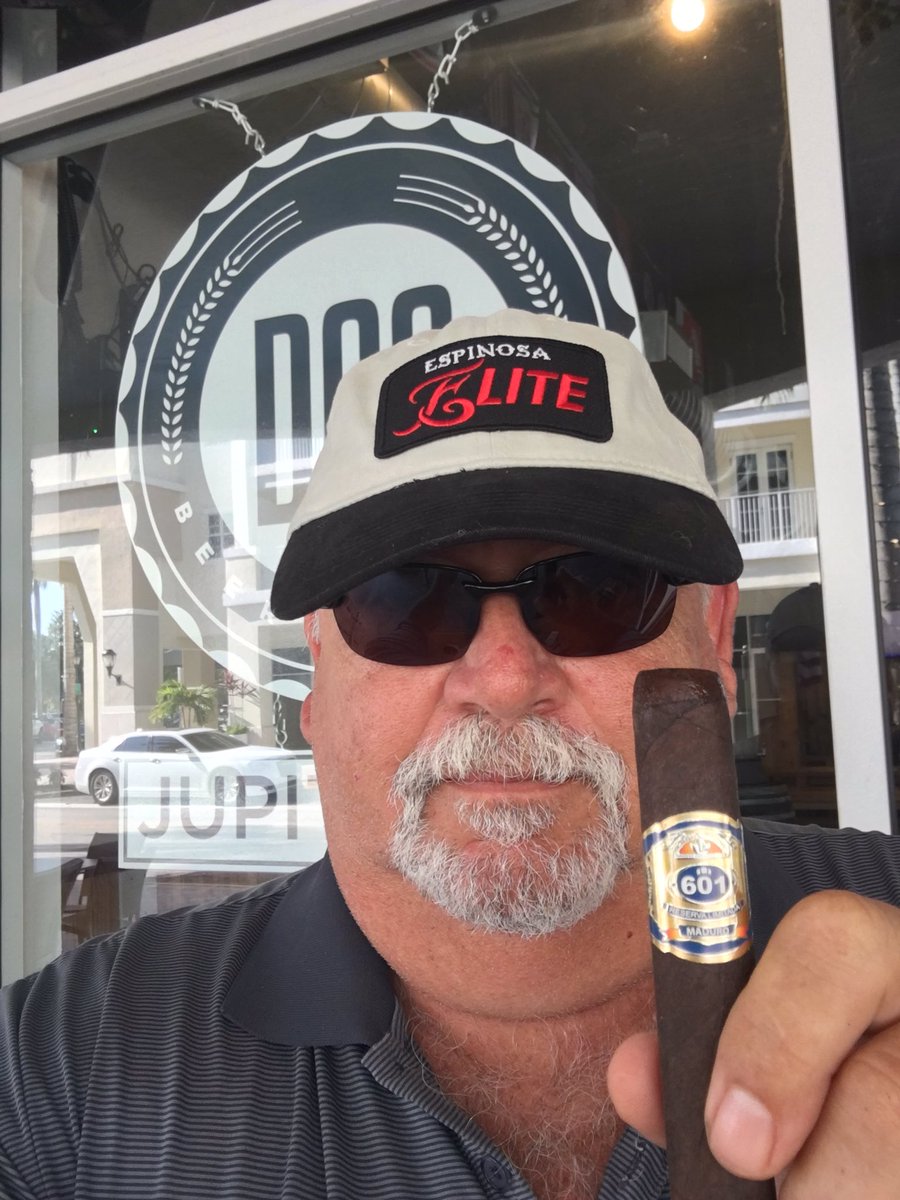 hogrider23's tweet photo. #601Day19 with a 601 Maduro @EspinosaCigars https://t.co/kxbUnzHxbC