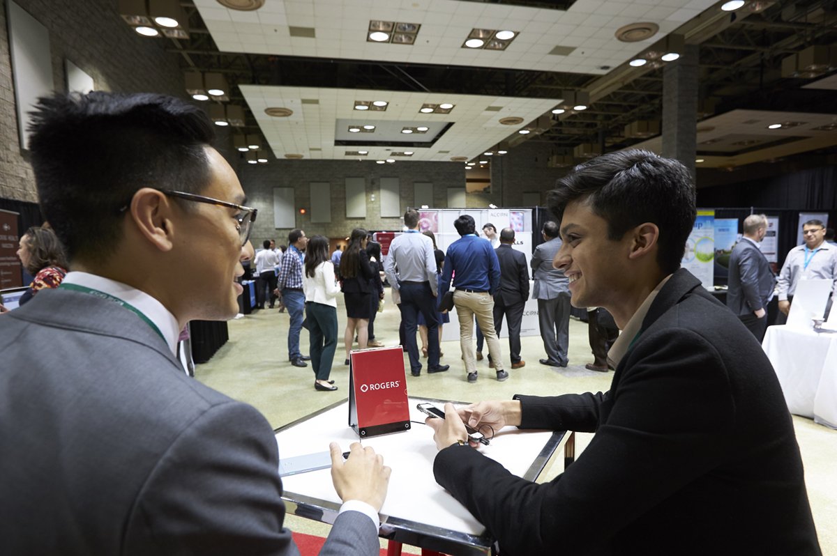 TFHC_Conference's tweet photo. We rely on our phones for almost everything. No different on event days. @Rogers partnered with #TFHC2019 on a few comfortable, conversational charging stations where guests could charge-up, network and take a load off! https://t.co/5LRcD2oXhP