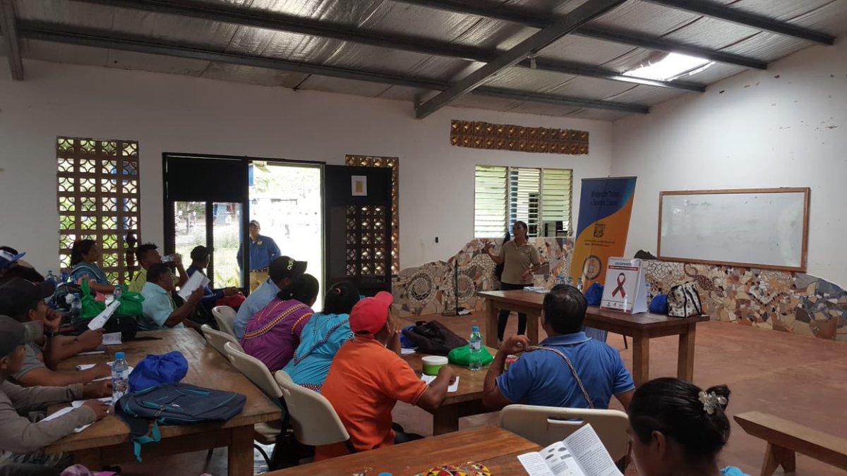 MitradelPma's tweet photo. Una capacitación sobre las
“Infecciones de Transmisión Sexual y VIH” fue impartida por funcionarios de la Oficina de Género en Chiriquí, a estudiantes de la extensión de la @UNACHIpanama , ubicada en la comunidad de Llano Ñopo Comarca Ngäbe Buglé. https://t.co/PKcJyZIsKx