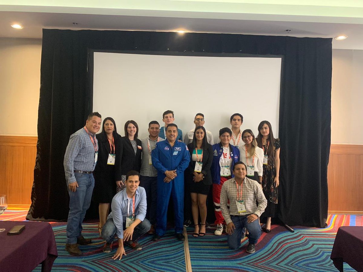 Astro_Jose's tweet photo. Feliz en participar con @PMA y los jóvenes del Center for Growing Talent.  Happy to participate in the @PMA conference in Guadalajara, Jalisco MX. https://t.co/iFcWzmJbWL