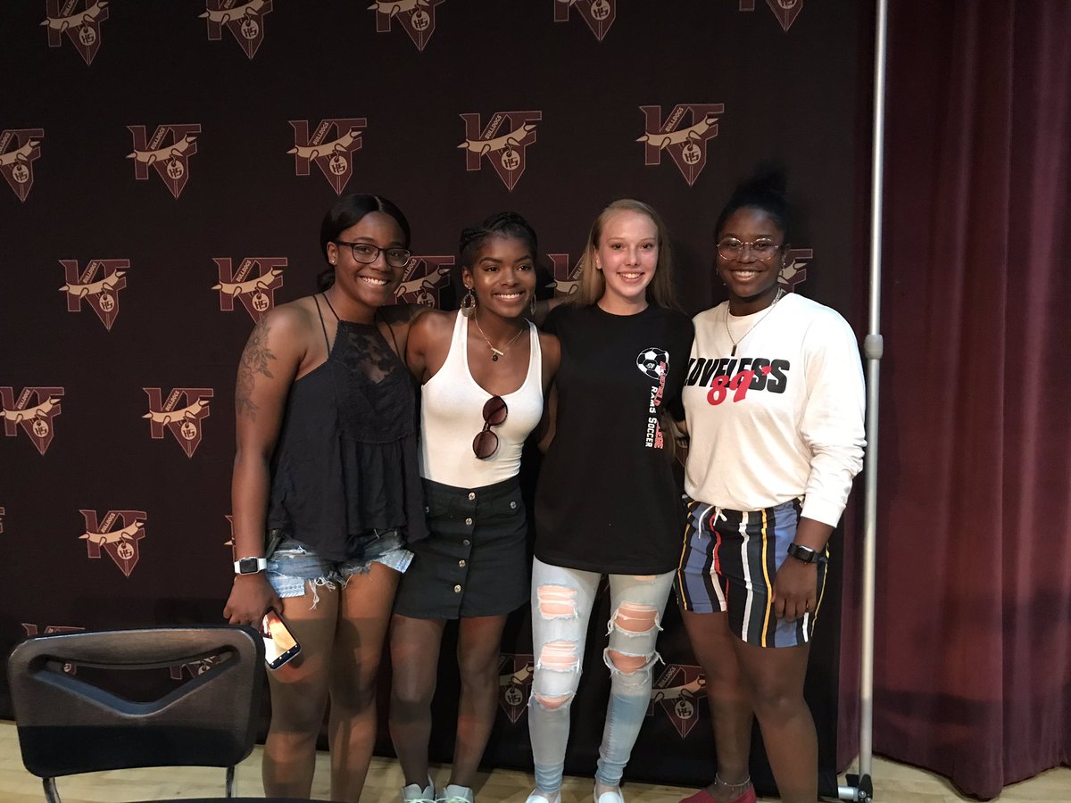 Lady_Bulldog_Soccer on X: Congratulations to Lonni “Bella” Cox for signing  her letter and committing to play soccer at Bluefield College. Bella has  scored 35 goals for the Bulldogs last two years and we are very proud of  you. Good luck Bella ...