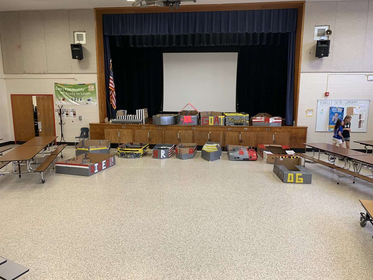 We are all set for the Regatta tomorrow. Here is our fleet of boats ! Go Farley ! Love my STEM job! <a href="/KFelicello/">kris felicello</a> <a href="/NR_STEM/">North Rockland STEM</a> <a href="/LRobbTeacher/">Laura Robb</a> <a href="/breakoutEDU/">Breakout EDU</a> <a href="/MakerEdOrg/">Maker Ed</a> <a href="/NikkiJ1804/">Nicole</a> <a href="/saf0317/">Stephen Ferrara</a> @Pete_Alonso20