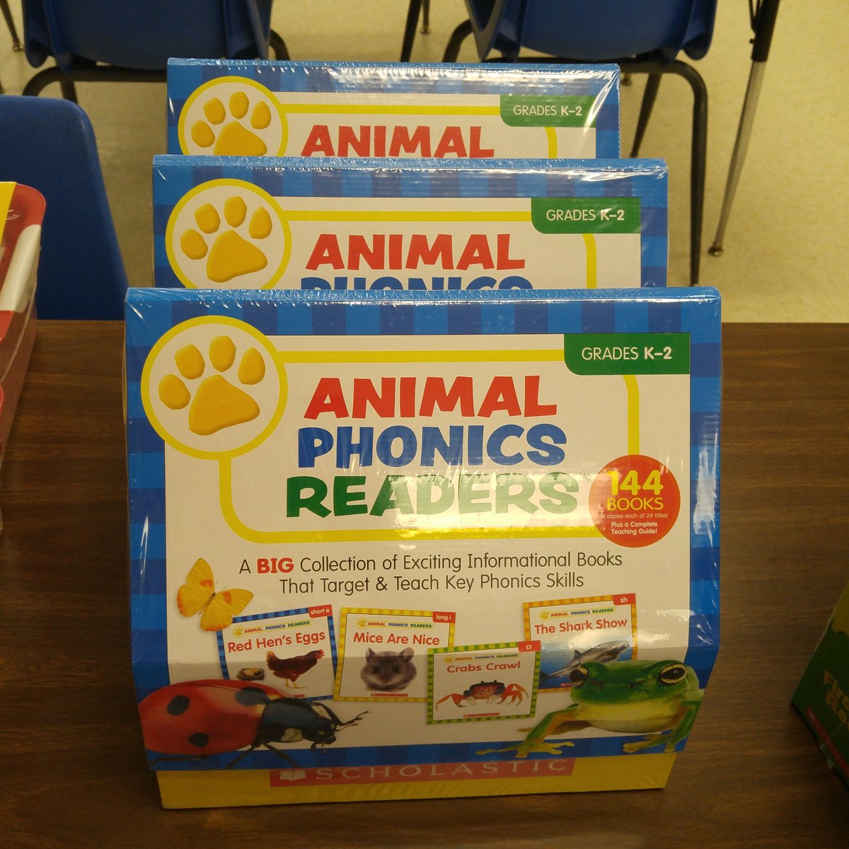 KariElkins's tweet photo. The teachers asked, so of course I used all my book fair proceeds to purchase A-F small group readers @Dolphinville #kidsdeserveit #anchoredinexcellence #bestlibrarian https://t.co/8hR0GANsnz