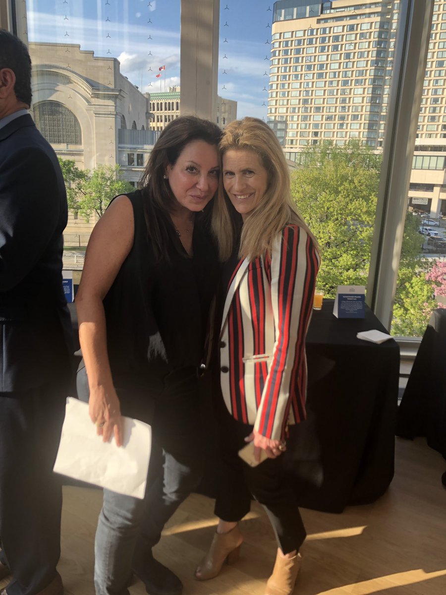 nacgirl's tweet photo. The indefatigable team of @KateKatemedia and Anne O’Hagan and @LabattBreweries @CanadasNAC in support of @EqualVoiceCA #electionbrew https://t.co/EkDQcxb000