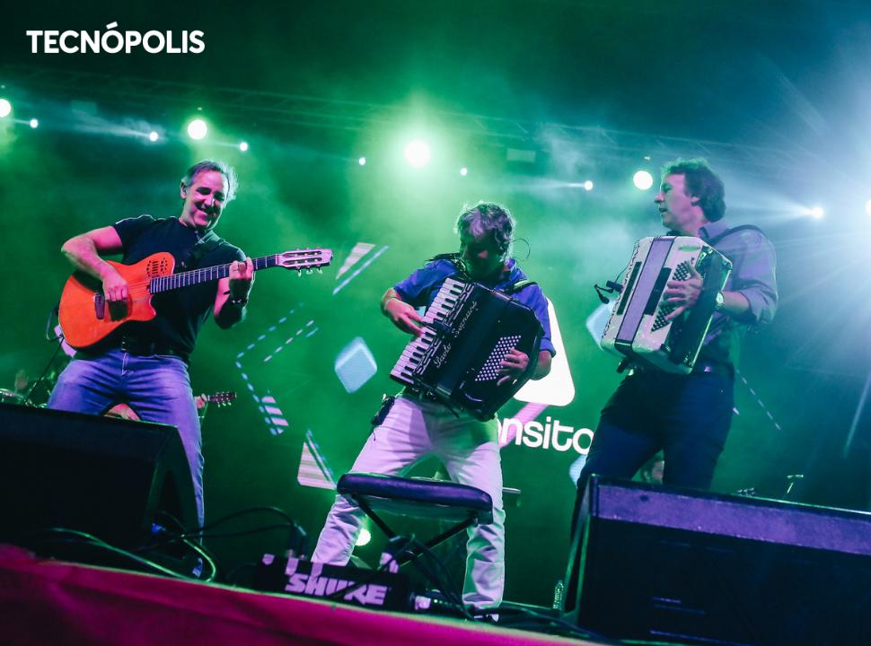 TecnopolisArg's tweet photo. Imperdible #MaratónDeRecitales en nuestras redes sociales:
📌 Sábado 1/6 desde las 16h (sólo online 📲) 
@juaninga, @losalonsitos_ @grupotupa @MartinezRiera y #TiloEscobar.
📌 Domingo 2/6 desde las 16h (sólo online 📲) 
@mirandaenvivo 
Los mejores shows 👉 https://t.co/6M4J2FpeF4 https://t.co/HWevaJNmjh