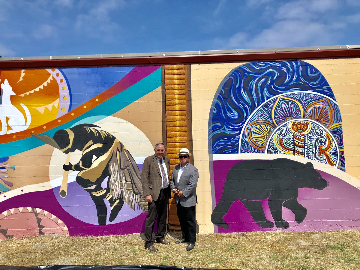 SupervisorAlejo's tweet image. At the unveiling of the “BOUNTIFUL SALINAS” 600-foot mural in Salinas. It’s the largest mural in Monterey County &amp;amp; celebrates the rich history, harvest, diversity &amp;amp; people of our county! Thank U to #SecurityPublicStorage for this beautiful public art masterpiece! #LovingSalinas🥬