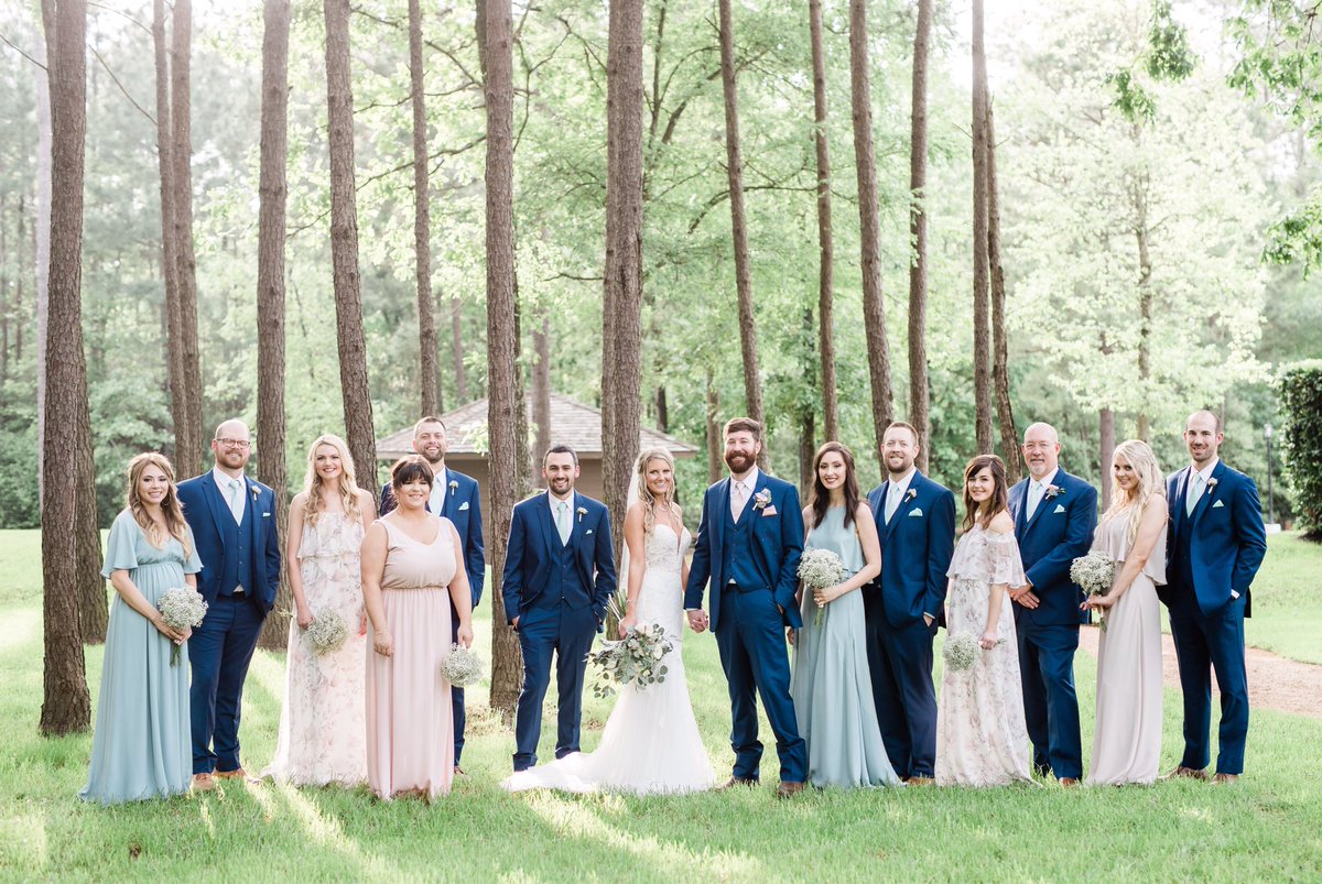 CCHS_CIS's tweet image. Just sitting here reminiscing on the magic that #creekfloral turned into reality for our wedding last month 🙌🏼☺️💭💐🌷#creekae @MrsSmithCCHS @CaneyCreekHS