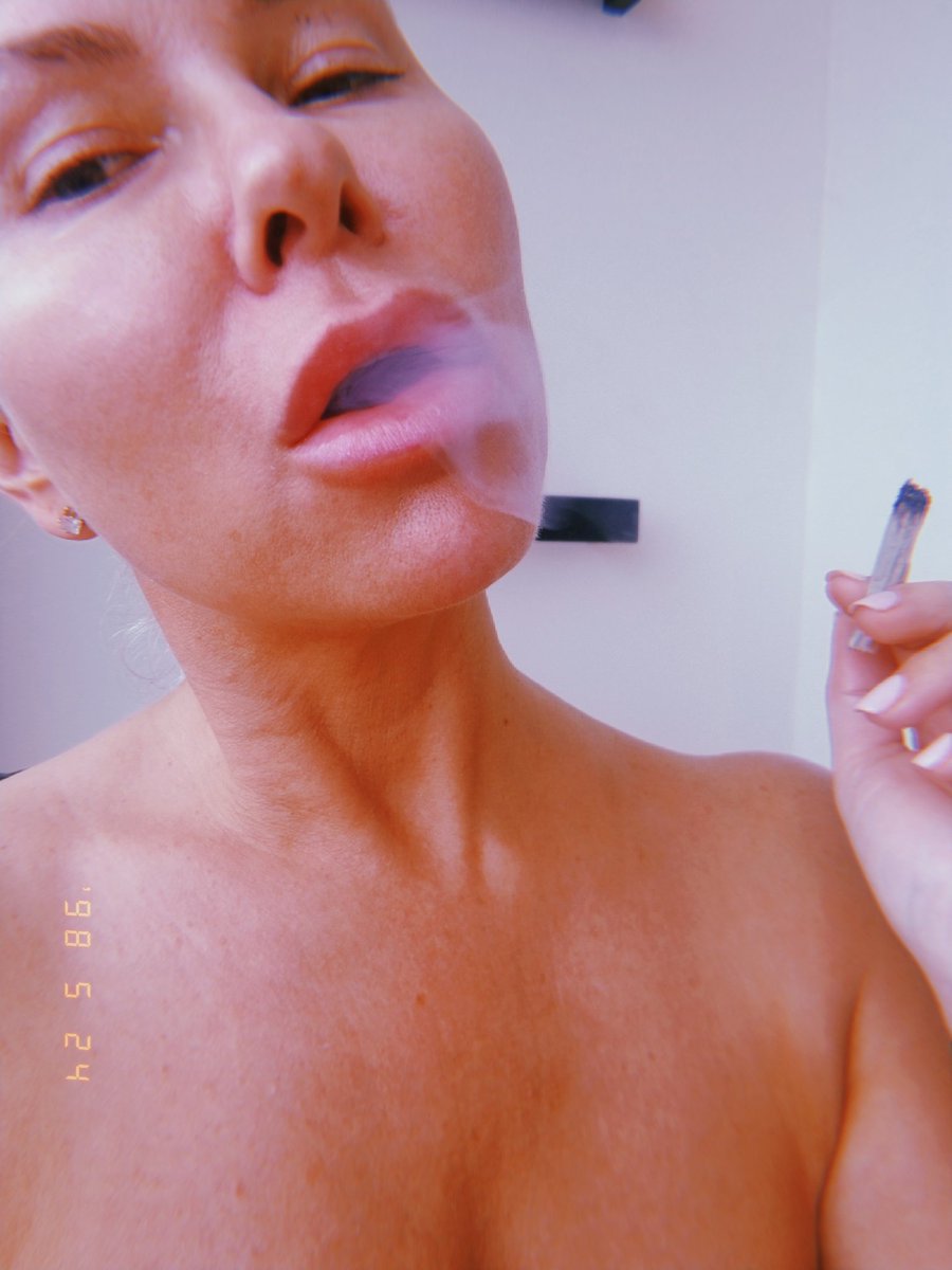 JacquiChilds's tweet image. Thanks to the trolls under the bridge ,I'll never forget I'm aging and not that hot 🙄 
Exhale the BS.  #staylifted #elavated #vibehigher #Menopause
#MentalHealth