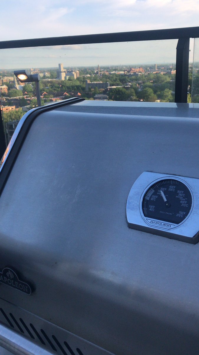 glowcan's tweet photo. First bbq at tdc for me this season https://t.co/JGmXjWGj6H