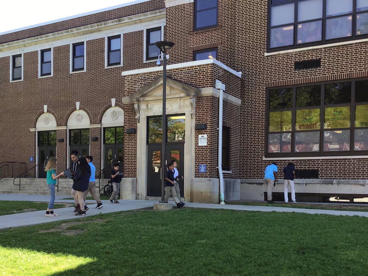 LancDoesMath's tweet photo. When the weatherโs too nice to be stuck inside, you do an Outdoor Geometry Scavenger Hunt! Hereโs some mathletes looking for different 3D shapes around @EHMSHurricanes #getoutside #SDoLSTEM https://t.co/3qF4SHggD6