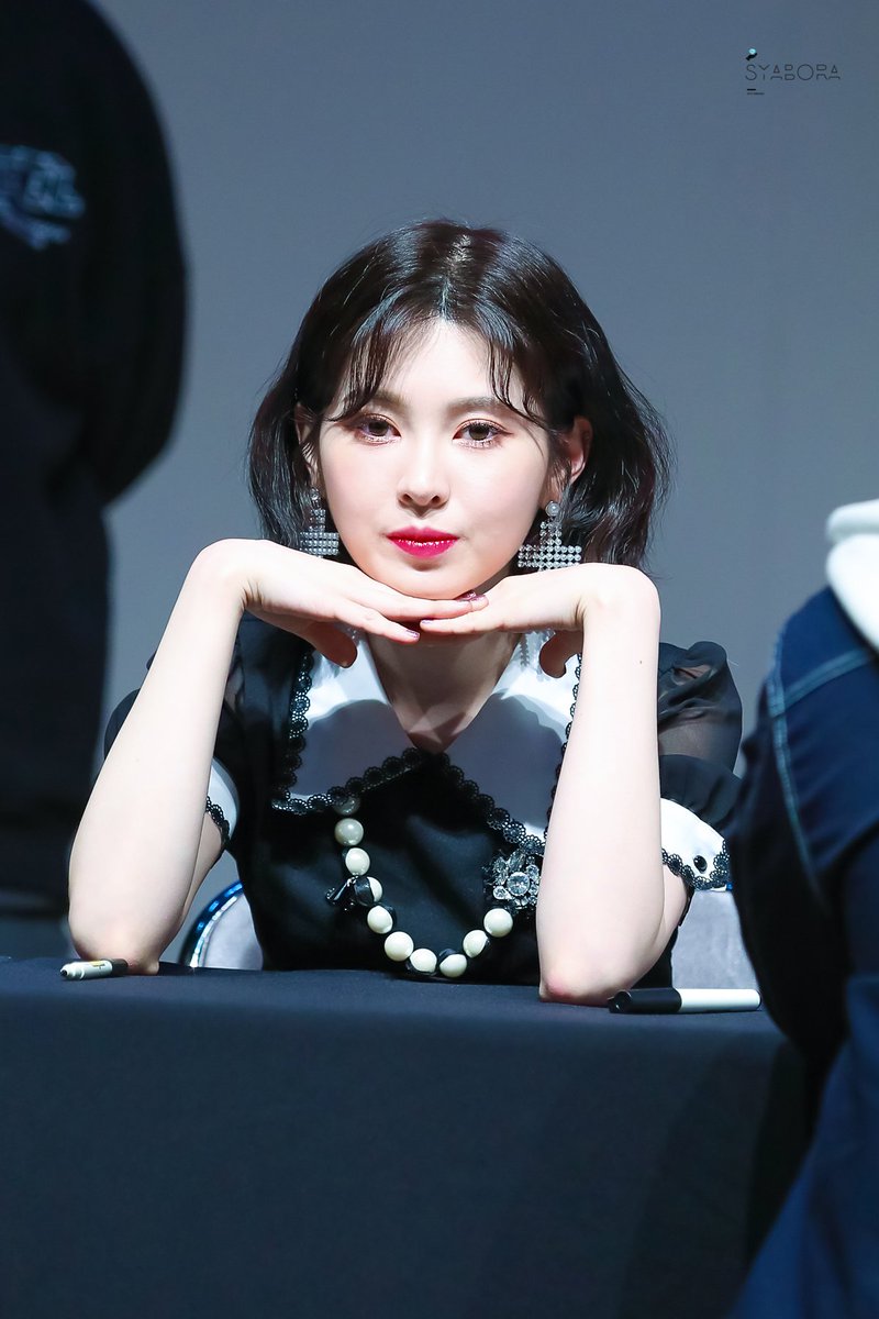 AIDmaxSB's tweet photo. 190405 #다이아 #DIA #NEWTRO #우와 동자아트홀 팬사인회 #예빈 #백예빈 04PICS @dia_official https://t.co/vgunK0wRmT