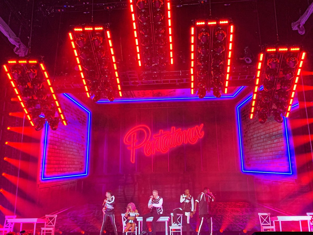 gries2011's tweet photo. Wishing I could relive this concert over &amp; over again. #PTXTheWorldTourLOU #PTXTheWorldTour https://t.co/0GWw2Aqpc6