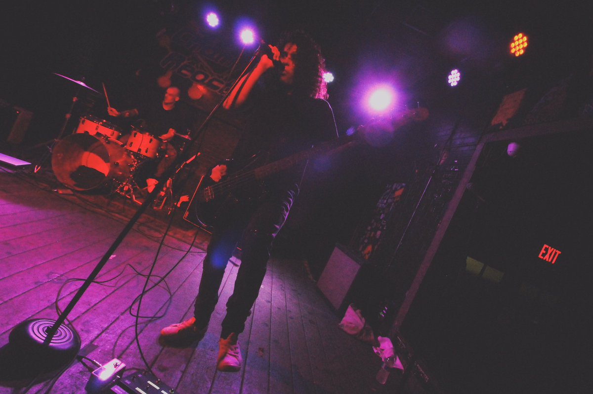 darkroomjulian's tweet photo. @__novele 
• • • • • •
5/22/19 Chain Reaction
• • • • • •
#novele #alternative #rock #alternativerock #canon #photography #photographer #orangecounty #concertphotographer https://t.co/Gy8NbmmfZr
