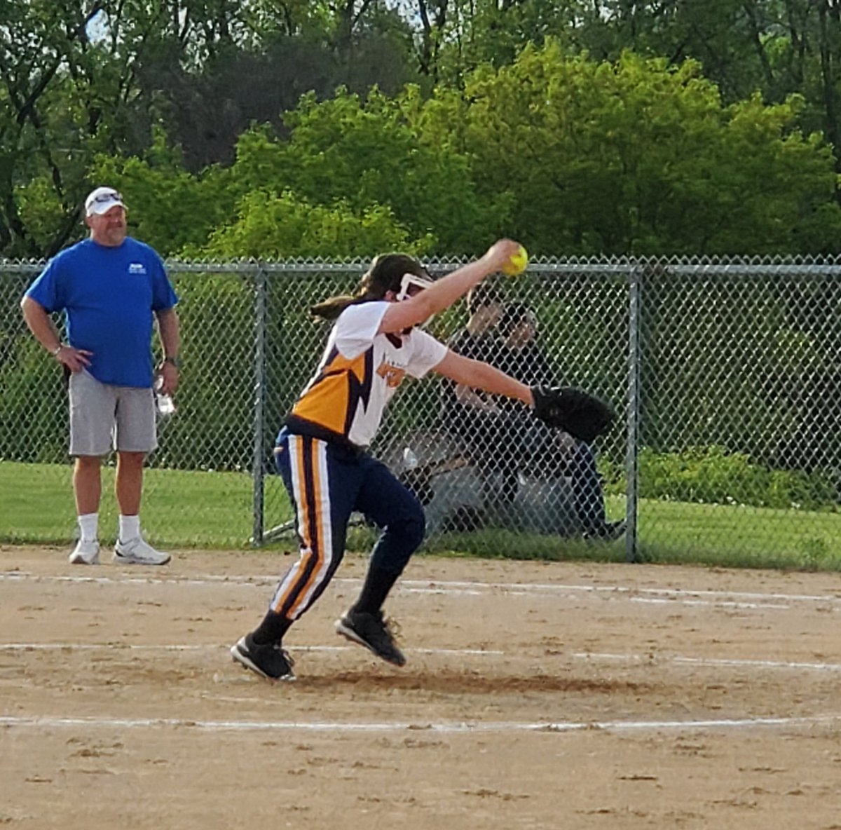 sklmfab's tweet photo. Taking after mom! 😊 #pitchingdebut #zfab
@CoachFab21 https://t.co/Wo9gGI4SvP