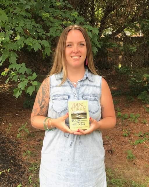 FullCircleGC's tweet photo. Therapists at #fullcirclegc often recommend books to their clients. Here are a few of their favorites. For a complete list, visit https://t.co/oYiDkcaffS

#rva #grief #MentalHealthAwarenessMonth https://t.co/KZYm1DLQlA