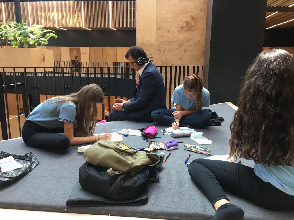 Demokrasi tarihine hep birlikte damga vuracağız. Vatandaştan başka kimseden talimat almadan.

Ekrem İmamoğlu

#HerŞeyGüzelOlacak