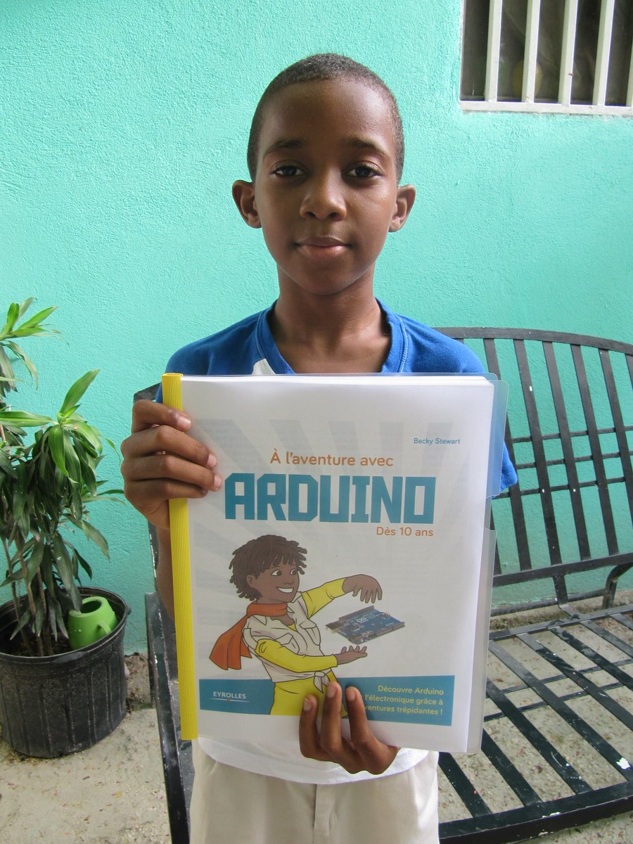 olivia_laporte's tweet photo. Fière d'encourager et d'accompagner mon fils Julian Bartoli  dans ses rêves de devenir roboticien @arduino @arduinoEdu @HBeaucejour @BeaucejourHenry #arduino #robotique #numérique #IntelligenceArtificielle #TICE Marc-Arthur Pierre-Louis https://t.co/27KtNYTEfW