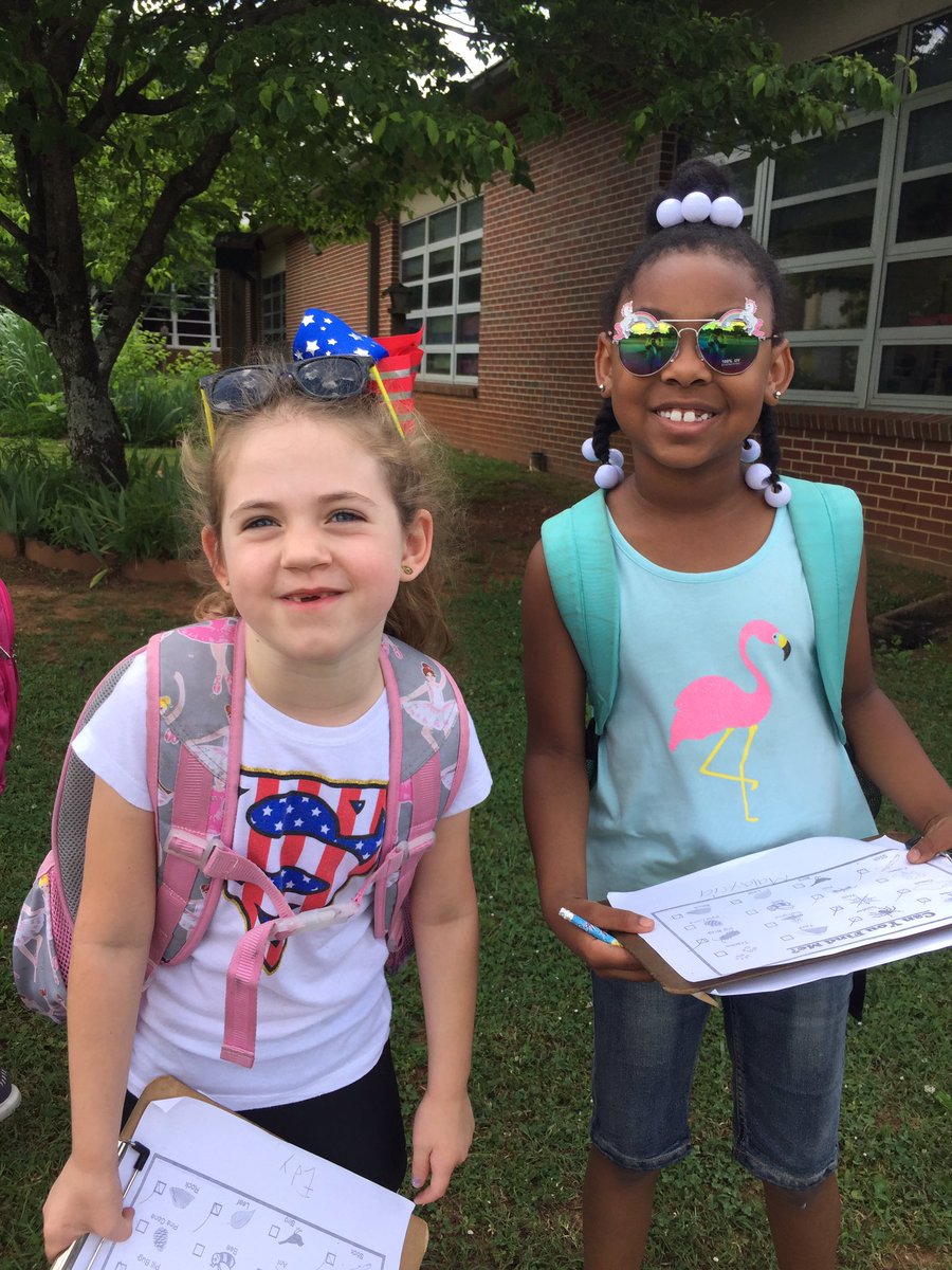jrich1st's tweet photo. ‘ A Hiking We Will Go’ A fun day of observing nature, eating a healthy snack and doing a scavenger hunt! #jnesrocks #oneathens #iheartjnes https://t.co/chWc2G4f3i