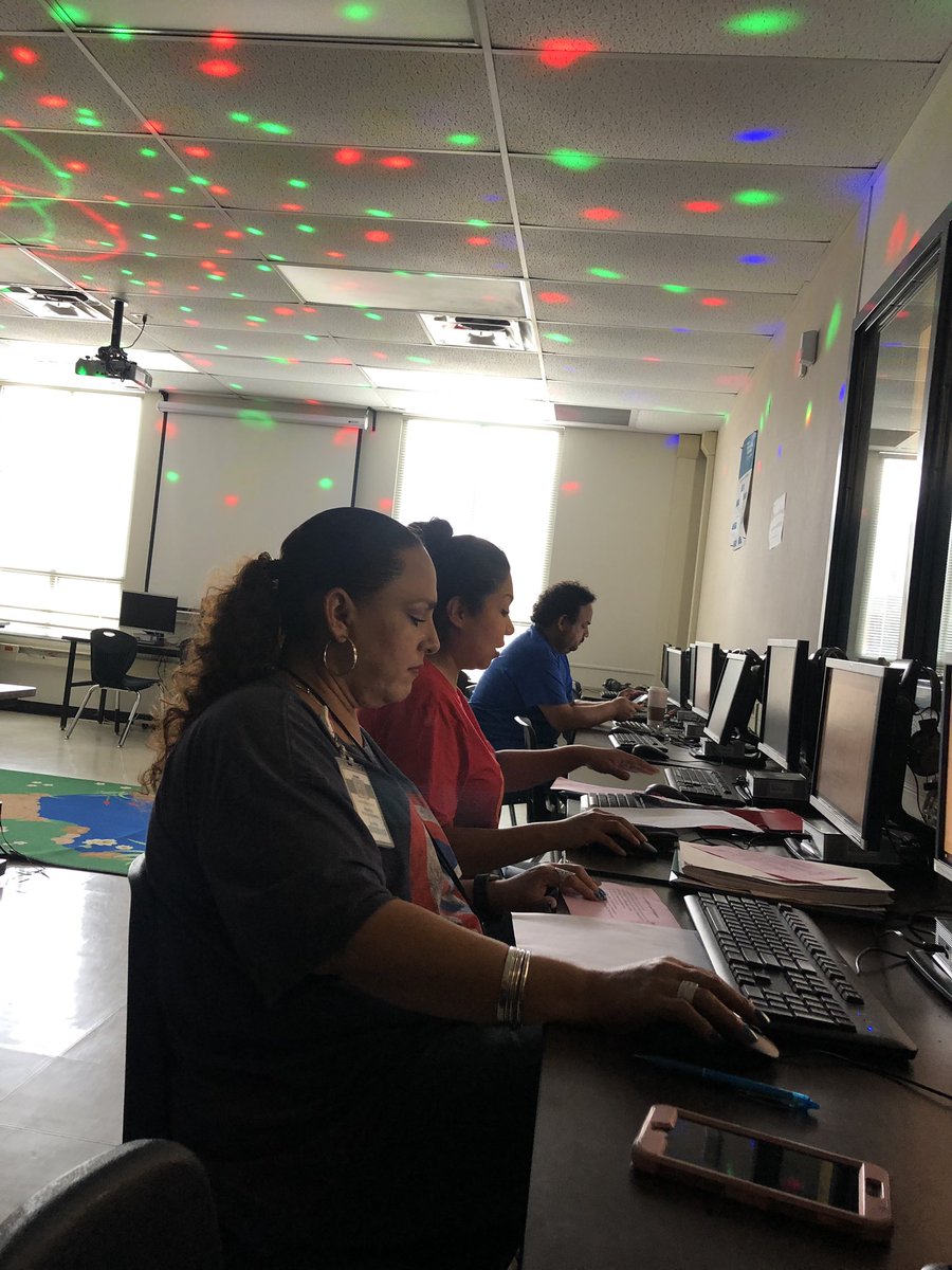 RCarrizales80's tweet image. Don’t let their focus fool you! Our Kinder, 1st &amp;amp; 2nd grade teachers enjoyed our annual RTI Archive Party! See you tomorrow 3rd, 4th &amp;amp; 5th @GabriellaMills @lizguti17 @jess__almaraz @jgarza077 @SillerRosie @NISDCable @HdzMaestro #thisiscable #ThisIsNorthisde