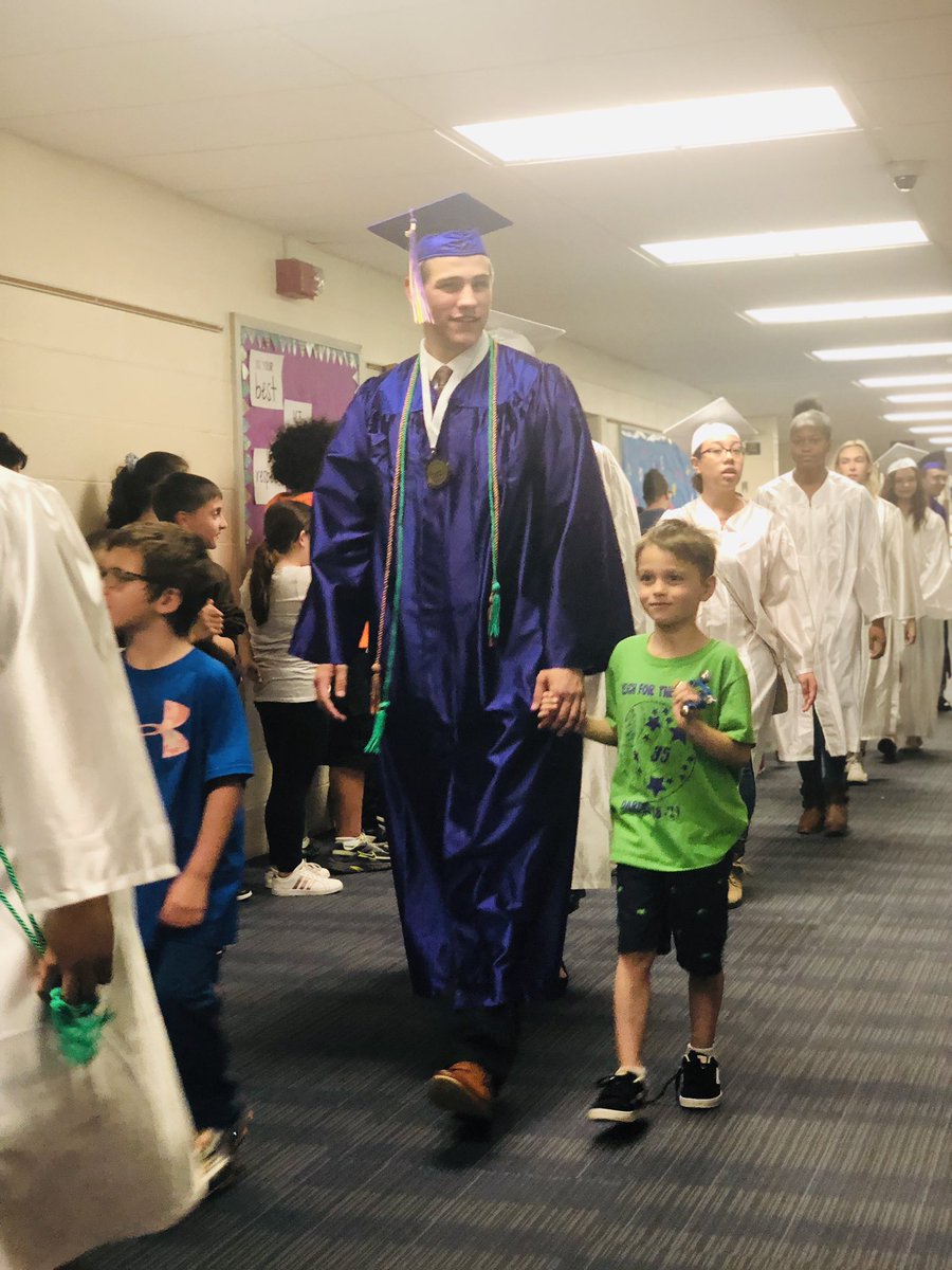 DardenSBCSC's tweet photo. Go confidently in the direction of your dreams, Clay High School graduates! How lucky @DardenSBCSC students were today to get up close + personal with these special role models! @pkarban7 @SouthBendCSC @SBCLAYHS https://t.co/aTctdsH9RR