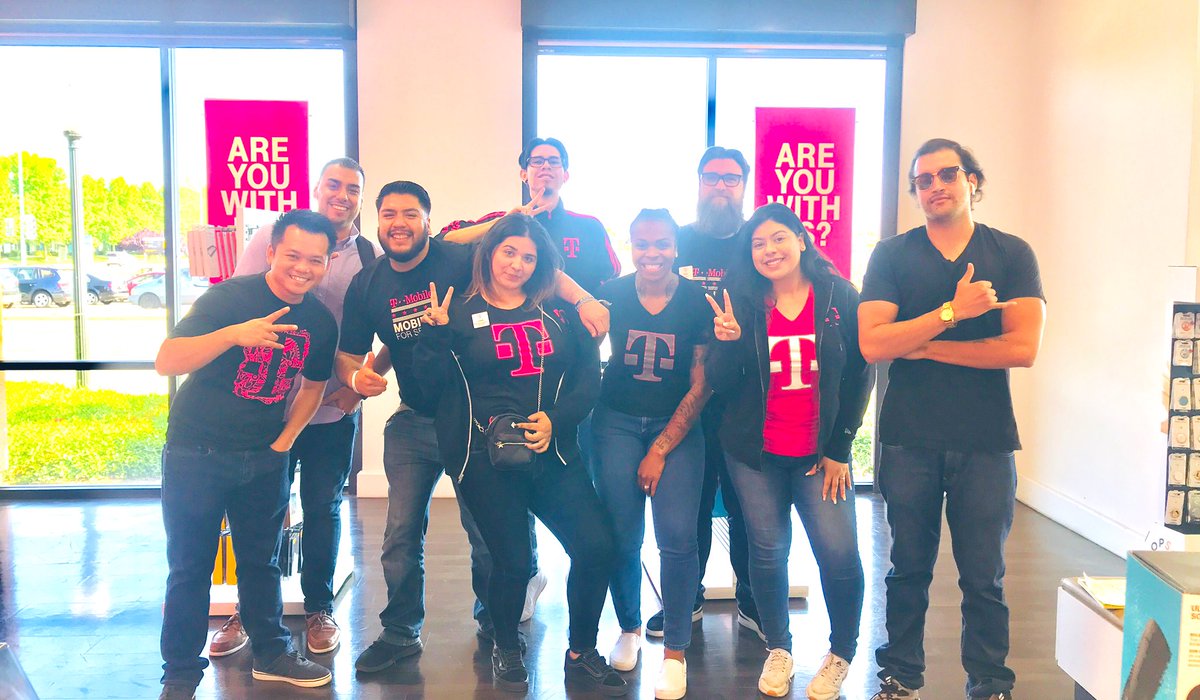 BallMarley15's tweet photo. All we do is WIN WIN WIN and Level Up🔥🙏🏽 @Dphan86 Thank You For always supporting us and Training Hard! #BestTeamAlive #edubnation 🖤💛 https://t.co/MSqwXIGxVs