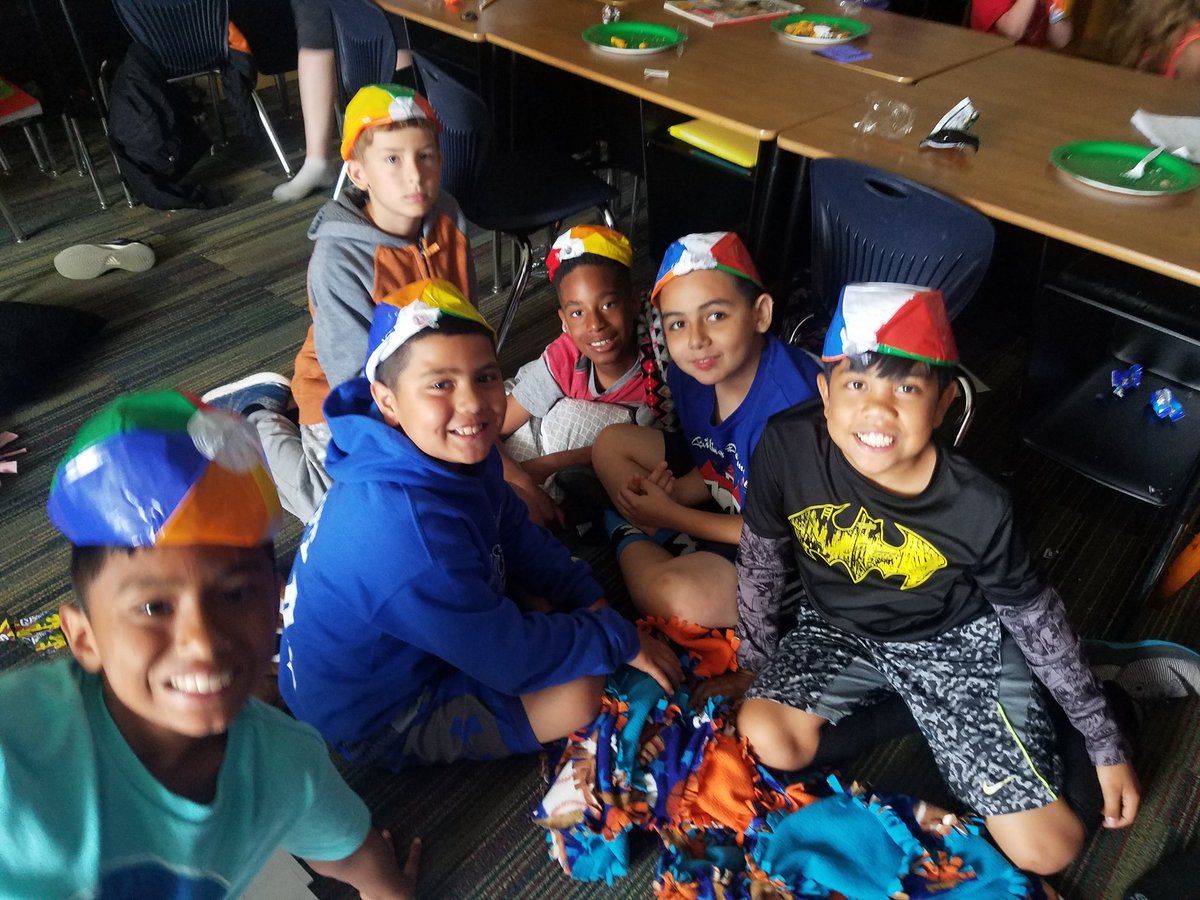 MrsPruenteCCE's tweet photo. I'm going to miss them so much.
#4thGrade
#thisiscce
#thisismidway
@CastlemanCreek
#weloveourccekids https://t.co/HYcfmXs4D7