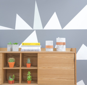 ID_Color_BE's tweet image. Votre ancien papier peint vous monte à la tête et vous pensez au changement ? Nous vous déconseillons de peindre sur du papier peint car la nouvelle couche de peinture n’y adhèrera pas à 100% !