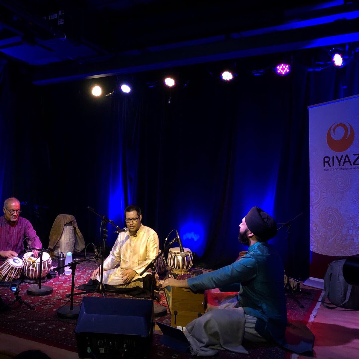 smallworldnotes's tweet image. Looking back! Honored to have had tabla maestro Anindo Chatterjee join us at the #smallworldmusiccentre May 17 for our co-presentation with Riyaz Institute – epic performance including an opening raga by @rnaimpally Shirshendu Mukherjee &amp;amp; @HardeepChana #asianmusicseries