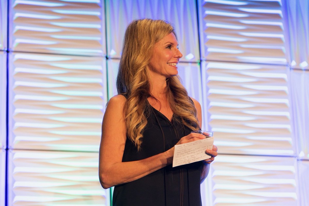 Julie_dodd1's tweet photo. Another incredible #uess2019 in the books. Proud and inspired and humbled. #oneultifamily #peoplefirst https://t.co/V52EBqPFBT