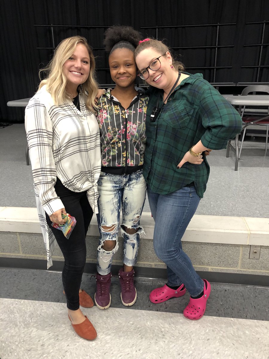 mrsboggess's tweet photo. Last chance to #AffectTheCulture and time to finish my #YearinReview! #PlaidDay and a lunchtime #Photoshoot are #WhyITeachLMMS @LMMSRocks @affectheculture @AikenPublicSch https://t.co/MLHIDziFGE