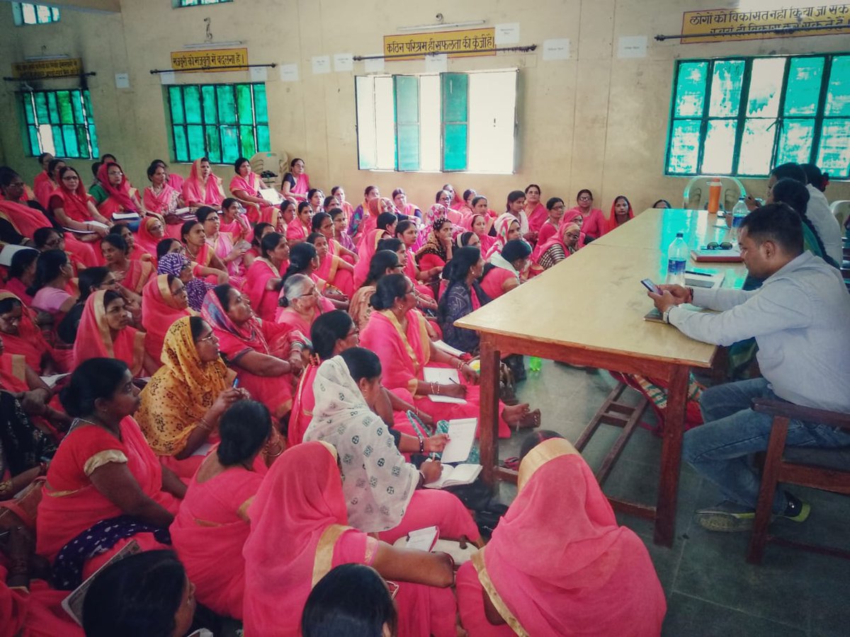 PoshanE's tweet photo. Block level meeting was taken by DPO Etawah and CDPO Jaswantnagar block. It was the motivation for the passionate AWW's associated with the PoshanAbhiyan #PoshanAbhiyaan #SwasthBharatPrerak #icds #mwcd #UP #childdevelopment #blockmeeting #Etawah #Swastbharat #ILA #Nutrition #CAS https://t.co/bqfC2kbE6e