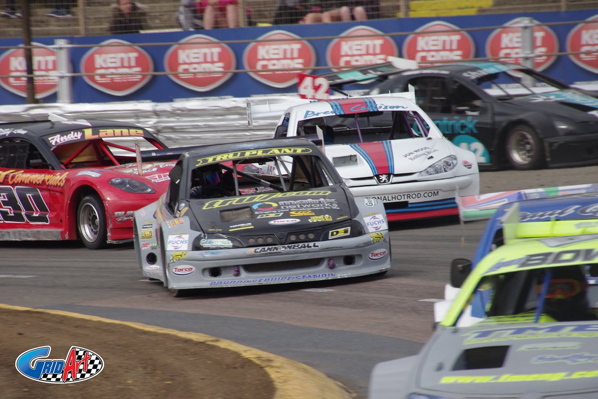 GridArt's tweet photo. I like my #Motorsport colourful &amp; close racing every lap. #Spedeworth #Lovehotrods #NationalHotRods #FoxhallStadium #ovalracing https://t.co/PTLgZpNEuM