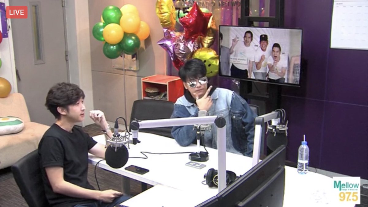 Sainora_N's tweet photo. มาแล้วๆๆๆ หลังจากผ่านครึ่งเช้าไป มาเริ่มที่แรกในครึ่งบ่ายกันเลย NONT TANONT Fighting!
🎥 Thx Live : Mellow 97.5
#tanont916 #nonttanont #Mellow97.5
#play #หมื่นคำลา #ไม่ใช่เวลาของเรา https://t.co/JWpoz03wY2