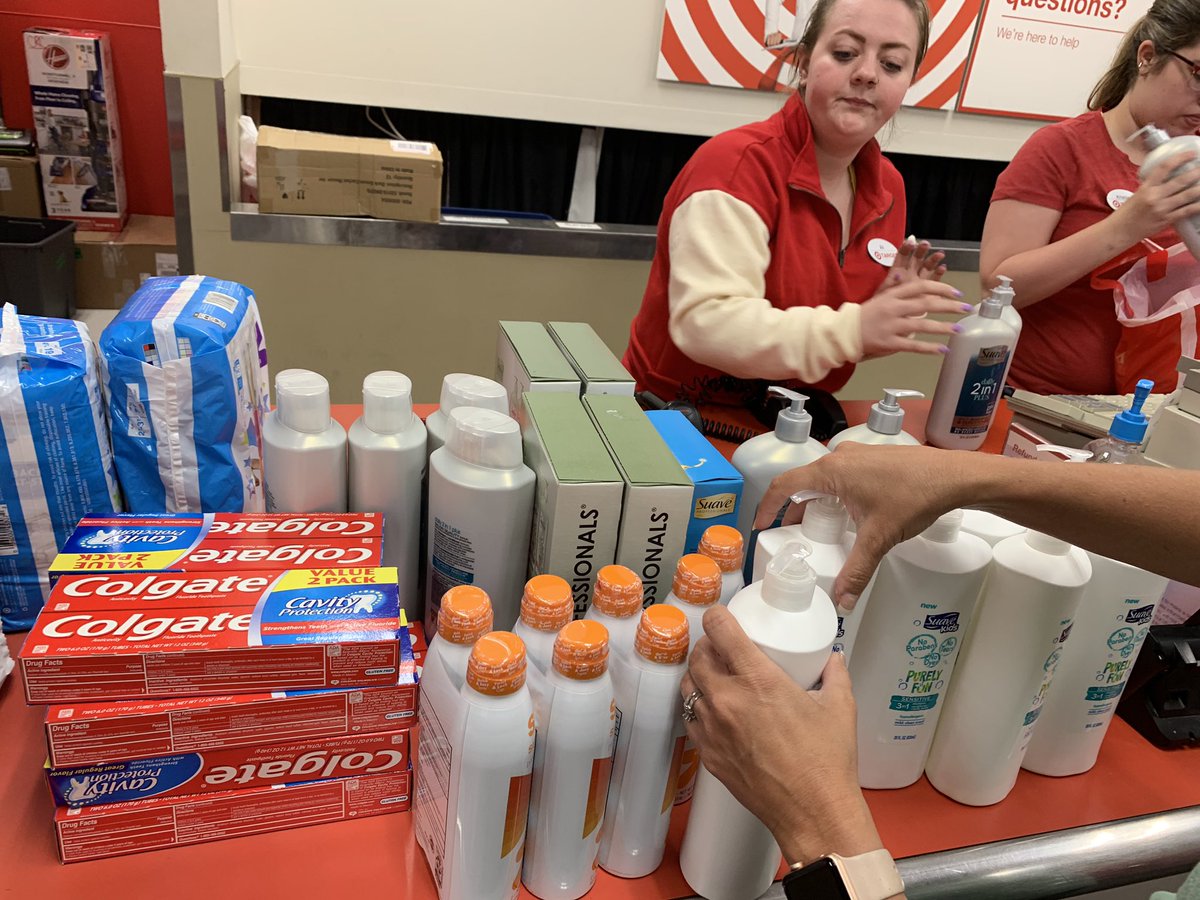 SnuggledUpInc's tweet photo. Thank you Target and Snuggled Up Inc! We are sending much needed supplies tomorrow to Northridge HS. #daytonstrong #snuggledupinc #target https://t.co/kPpbxIJd2Z