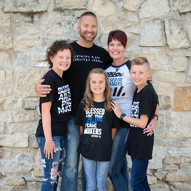 sbarrowbeauty's tweet photo. I love my family so much! Proud police wife! •
• • • •
#beautyblogger #eyes #cosmetics #makeupaddict #skincare #instabeauty #lips #instamakeup #lashes #makeupjunkie #stylish #makeuplover #wakeupandmakeup #gorgeous #maskcara #maskcarabeauty #maskcaraartist #eyeshadow #gl… https://t.co/BAESbFCY5f