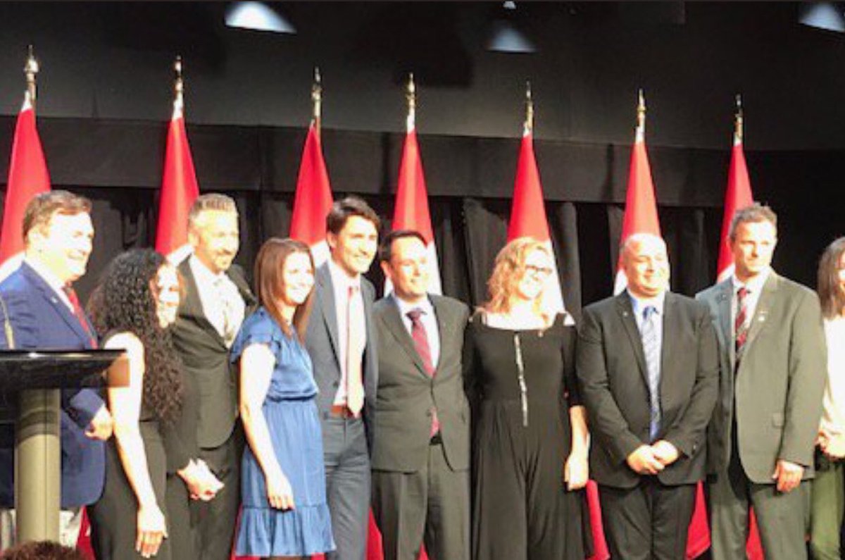 HaneneHaji's tweet photo. Nous sommes heureux et fiers de notre chère collègue madame  Louis-Leclerc Bélanger qui a reçu hier le prix de l’excellence. Une enseignante modèle par son dévouement et son amour pour l’enseignement! Féliçitations! #Lamoureux #Cecce https://t.co/i9ep6t7zVL