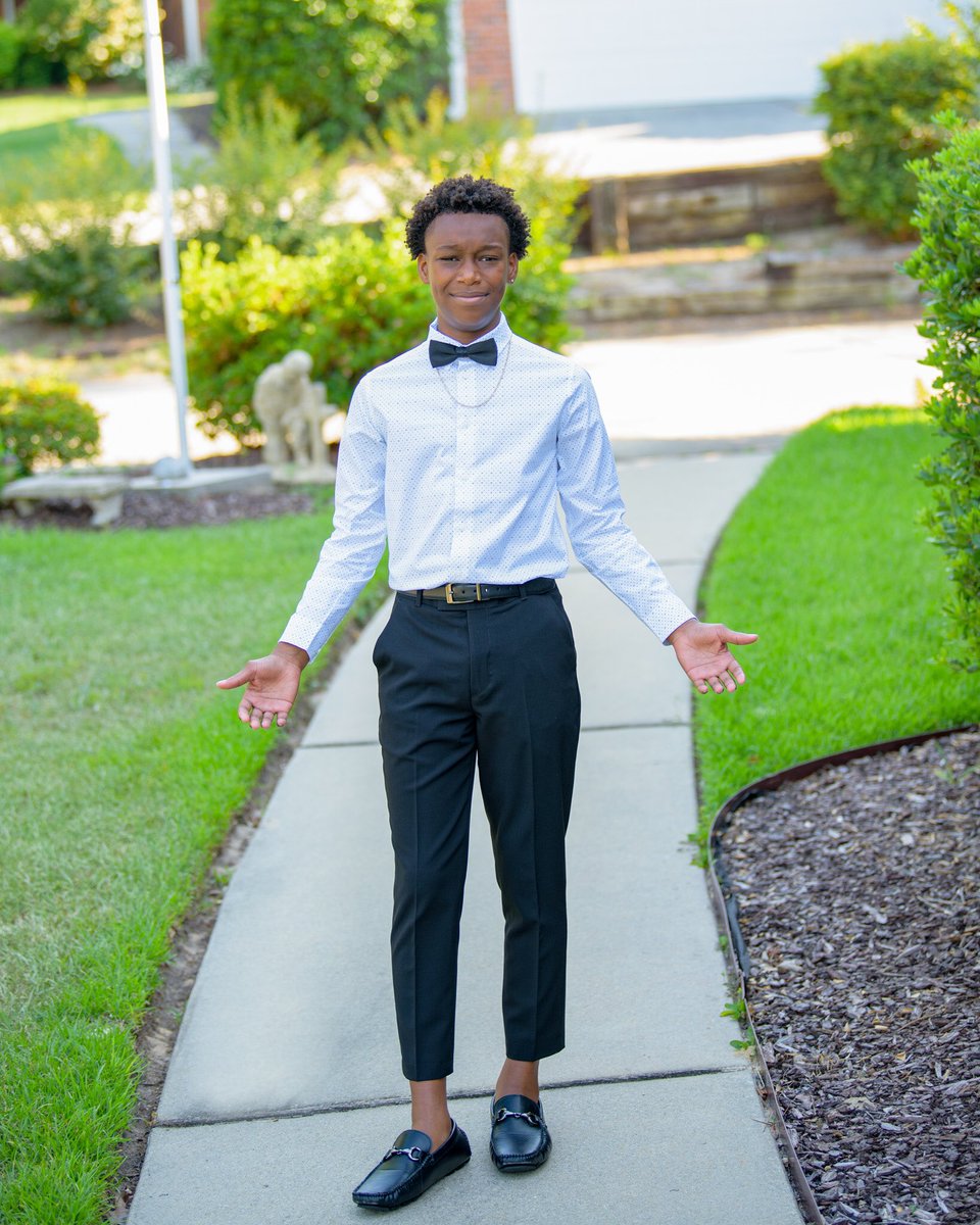 StephoneBerry's tweet photo. Our baby boy is growing up...😔! Had his 8th grade dance tonight, graduation next week! #middleschoolisover #highschoolherewecome 🙏🏾 #hecleansupwell #proudparents #grandmahookedthempantsup❗️ https://t.co/lboJz1zSKy