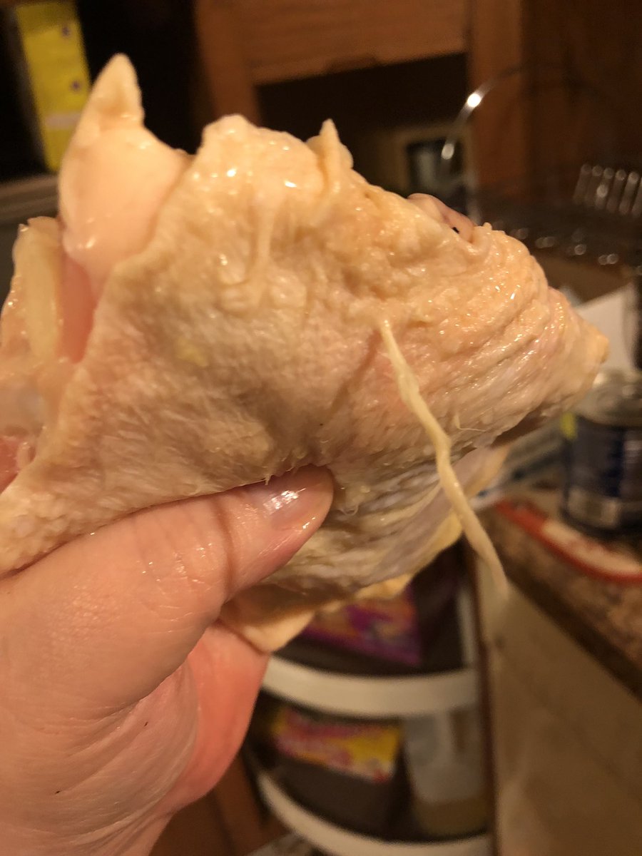 Miss_Becca_PSN's tweet photo. @TysonBrand this is absolutely unacceptable. Quills and Feathers still embedded in every single thigh in the package. What happened to Quality control? https://t.co/AQfOh2ZjBm
