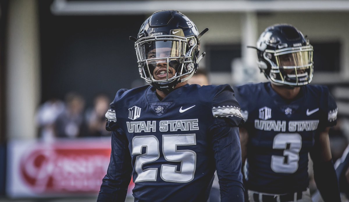 chakka_garnett's tweet photo. #AGTG @HaydenMace Very blessed to receive my first D1 offer to Utah State! Go Aggies!! https://t.co/QxWX4d4Sno
