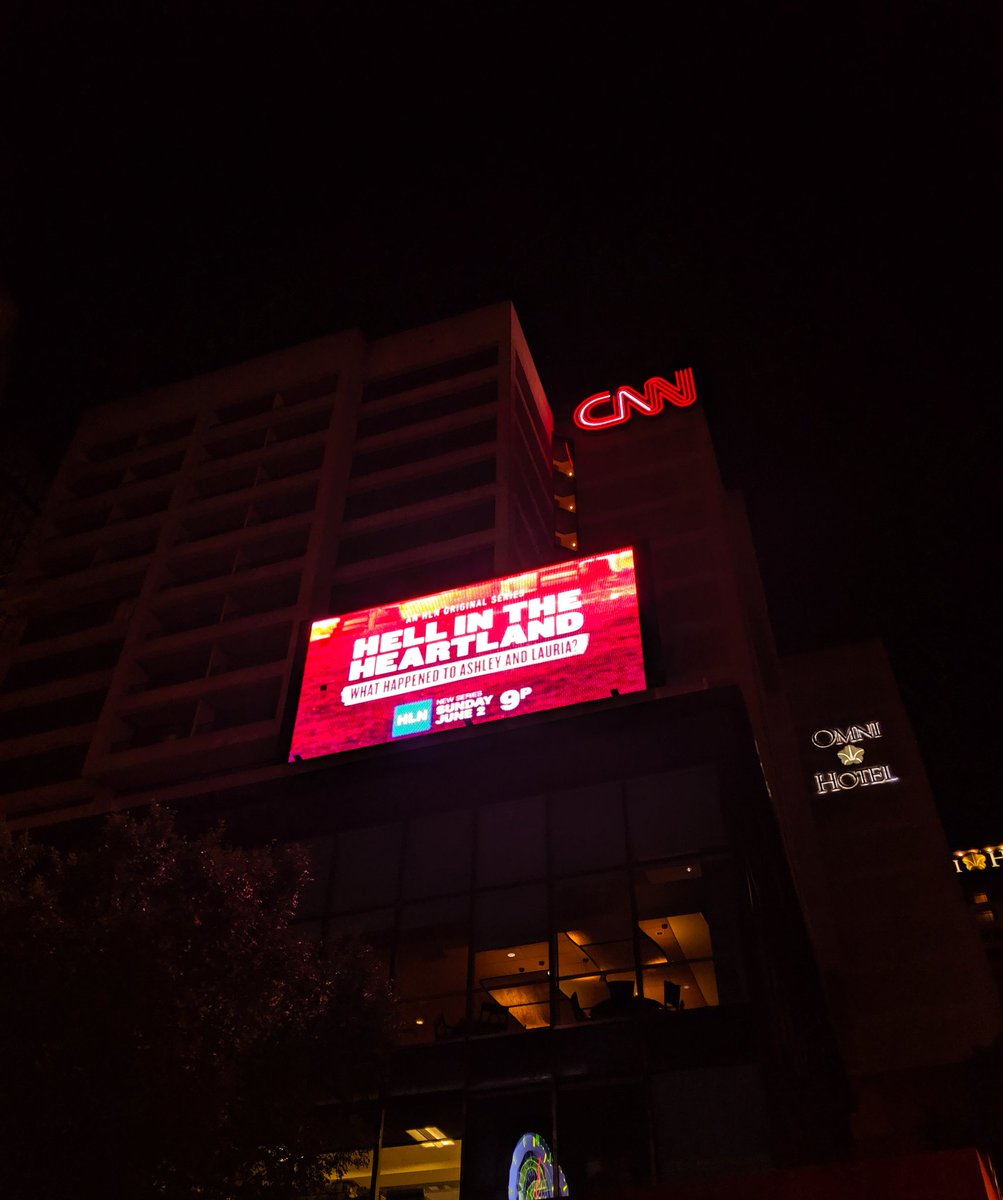 CaileanSarah's tweet photo. 2/2 Also, some random lady caught us freaking out over the billboard, got super excited with us, took a bunch of pics, and sent me some. 😂
#slumberparty #tinybagtrip #BFFforreal https://t.co/oz6WcpzLhN