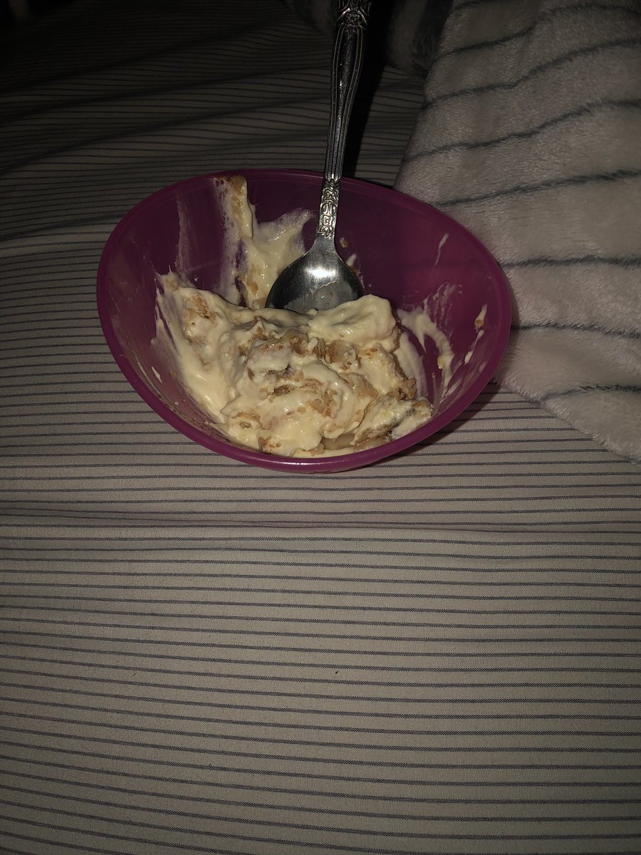 hagy84's tweet photo. Forgot I had made an extra batch of banana pudding the other day. So I sit in bed next to my snoring husband, playing Wordscape and having a yummy bowl of pudding. 😊😊😊 this is the good life! https://t.co/qzbgVZiHNI