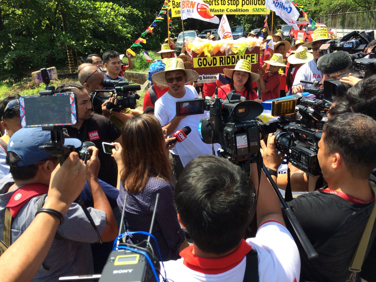 woodleworm's tweet photo. Philippines bids goodbye to the Canadian waste six years after it was discovered in the Philippine ports. Environmental groups are calling on the Philippine government to ban all waste imports in the country and ratify the Basel Ban Amendment. #BreakFreefromPlastic #shipitback https://t.co/7I0PxwDOBG