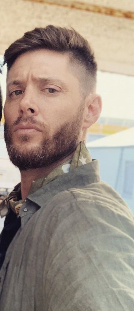 jensenaspoems's tweet photo. I love him SO much ❤️❤️ https://t.co/T0SRneXM7a