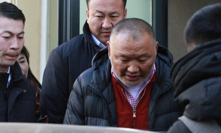 Төргүй юм шиг аашлана, авирлана. Бүгдийг худалдаж авна, даажигнана тохуурхана. Дараа шоронд өвдөнө баашлана яах гэж ингэж байдын 🤔🤔🤔🤔🤔